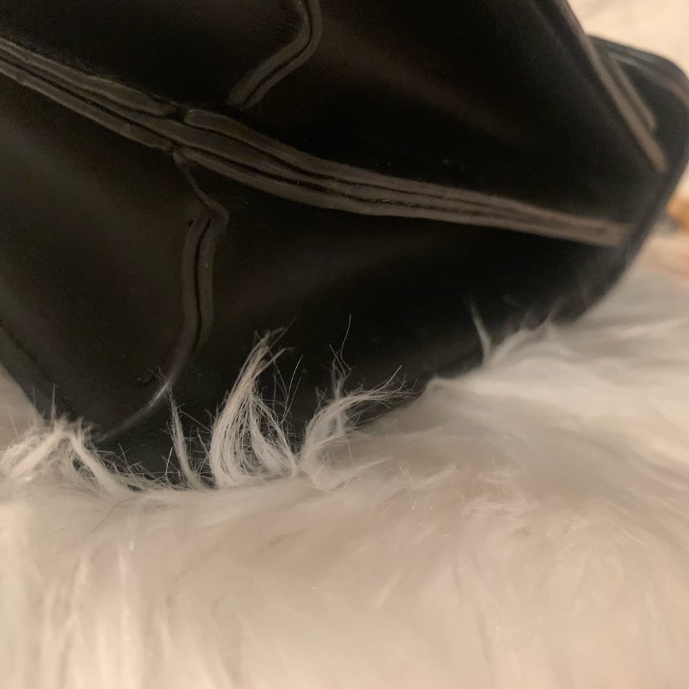 BLACK, RED AND GREEN BAG. - Picture 8 of 8